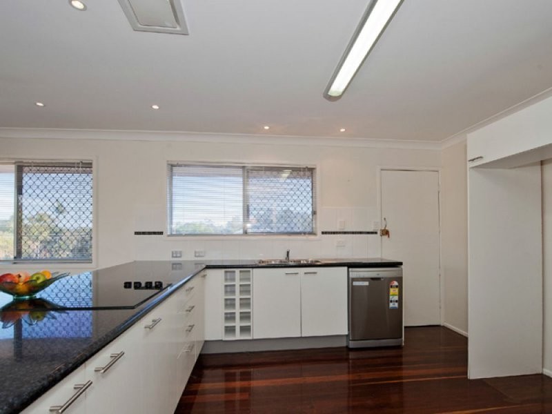 2 Coolcrest Crescent, Daisy Hill QLD 4127