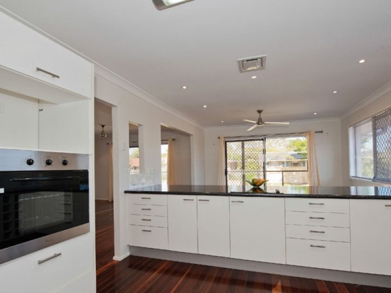 2 Coolcrest Crescent, Daisy Hill QLD 4127