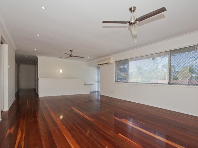 2 Coolcrest Crescent, Daisy Hill QLD 4127