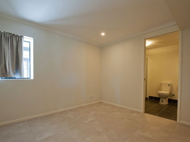 2 Coolcrest Crescent, Daisy Hill QLD 4127