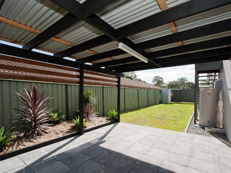 2 Coolcrest Crescent, Daisy Hill QLD 4127