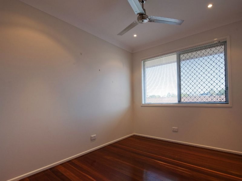 2 Coolcrest Crescent, Daisy Hill QLD 4127