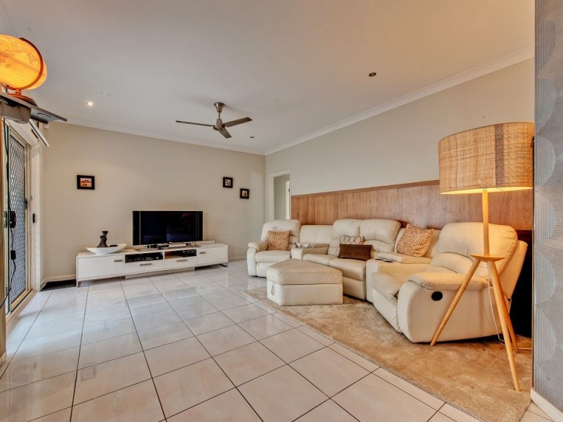 7 Carnarvon Crescent, Waterford QLD 4133