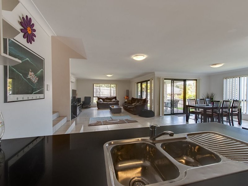 31 Waterline Crescent, Waterford QLD 4133