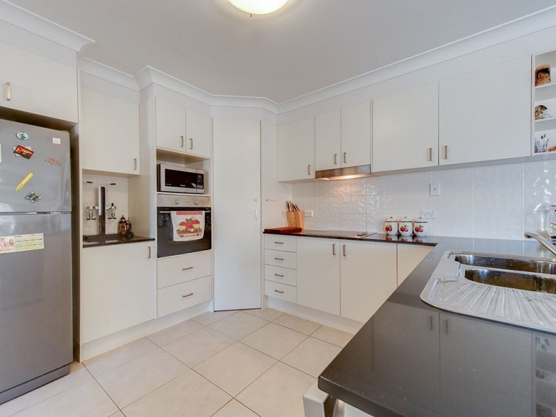 31 Waterline Crescent, Waterford QLD 4133