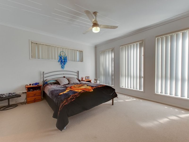 31 Waterline Crescent, Waterford QLD 4133
