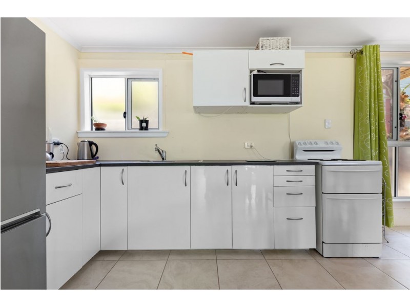 4 Mansfield Street, Kingston QLD 4114