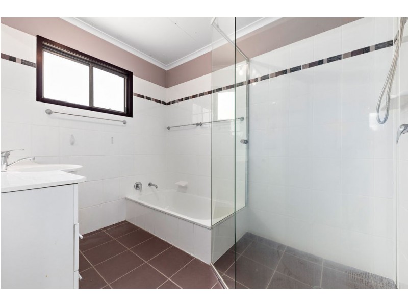 4 Mansfield Street, Kingston QLD 4114