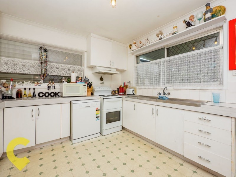 18 Darren Drive, Slacks Creek QLD 4127