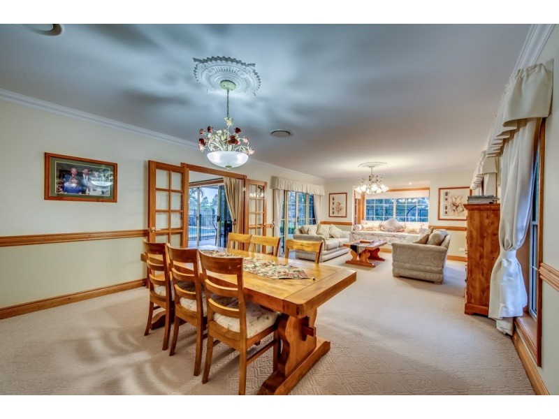 32 Riverside Terrace, Windaroo QLD 4207