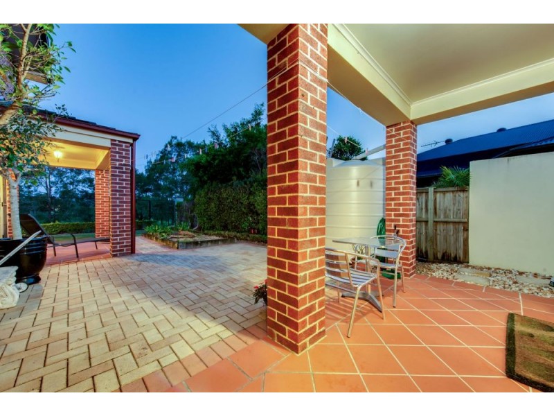 32 Riverside Terrace, Windaroo QLD 4207