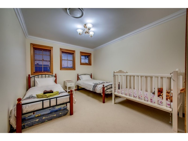 32 Riverside Terrace, Windaroo QLD 4207