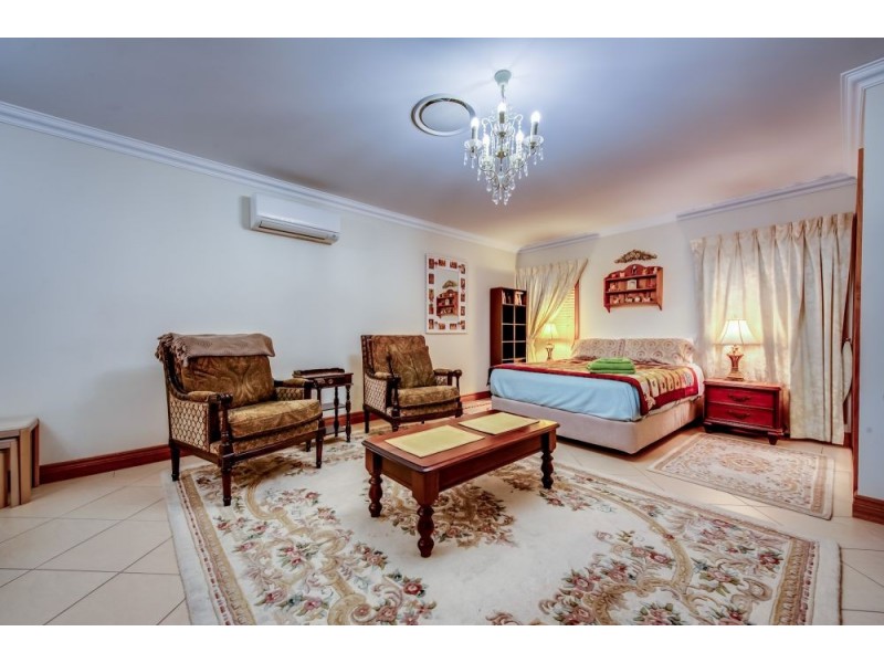 32 Riverside Terrace, Windaroo QLD 4207