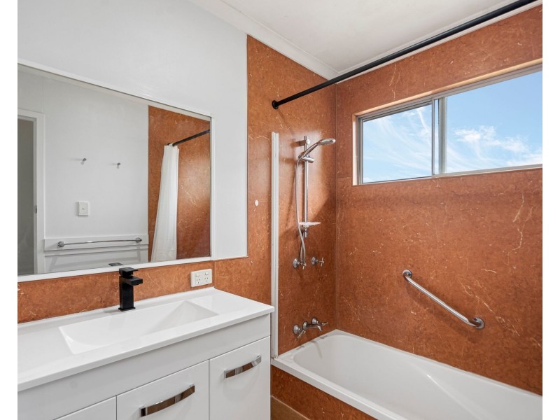 27 Macarthur Crescent, Slacks Creek QLD 4127