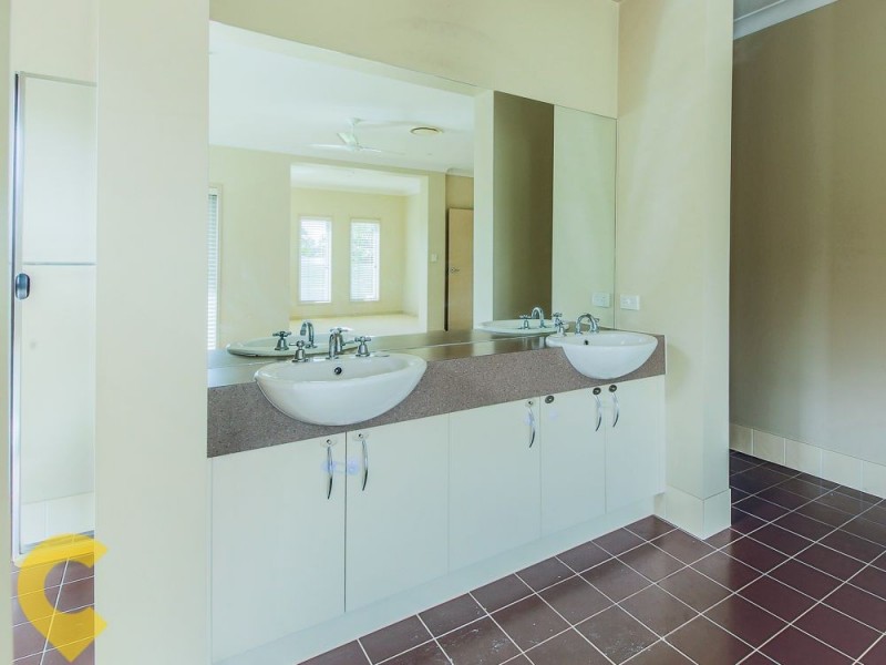 20 Temple Island Cct, Oxenford QLD 4210