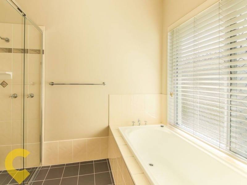 20 Temple Island Cct, Oxenford QLD 4210