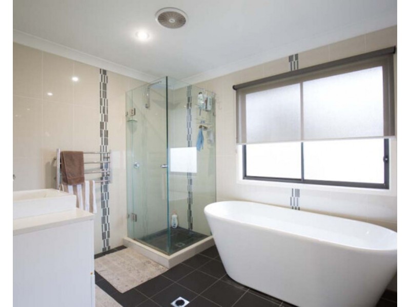 17 Macleay Cct, Upper Coomera QLD 4209