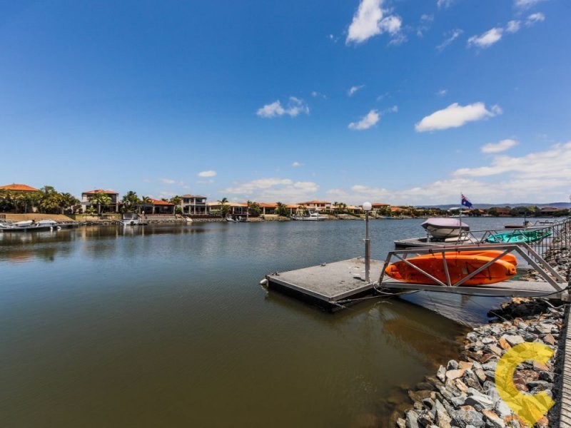 6 Saltair Grove, Helensvale QLD 4212