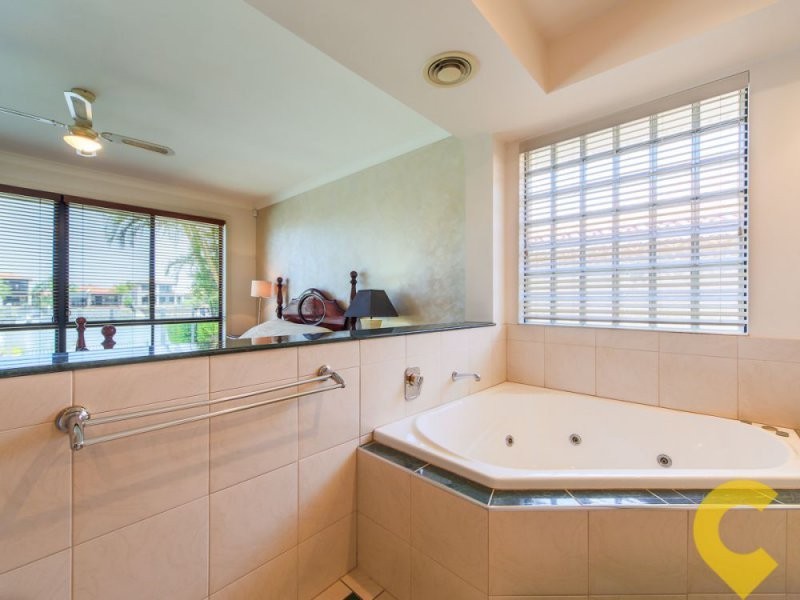6 Saltair Grove, Helensvale QLD 4212