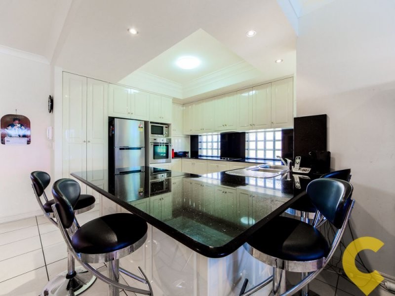 6 Saltair Grove, Helensvale QLD 4212