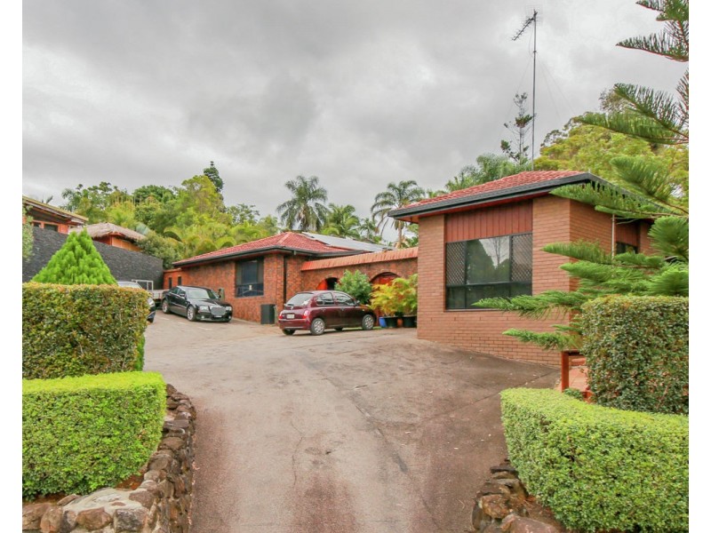4 Currumburra Road, Ashmore QLD 4214