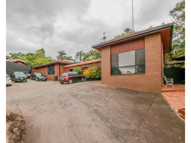 4 Currumburra Road, Ashmore QLD 4214