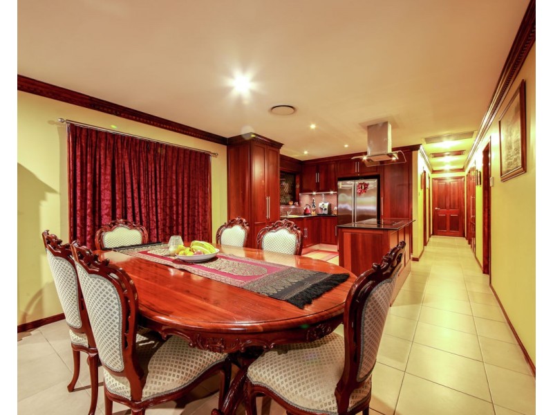 4 Currumburra Road, Ashmore QLD 4214