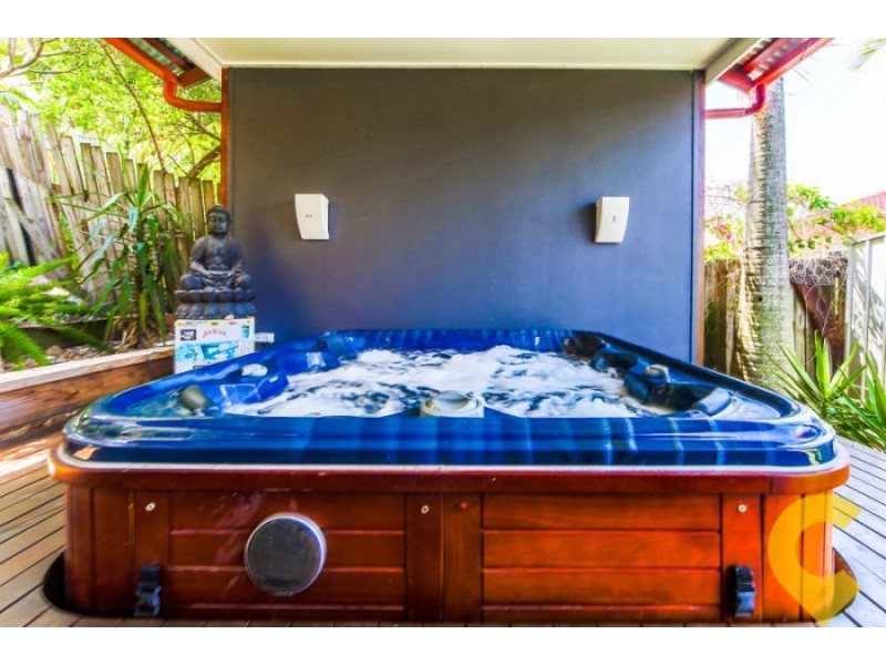 22 Drysdale Lane, Parkwood QLD 4214