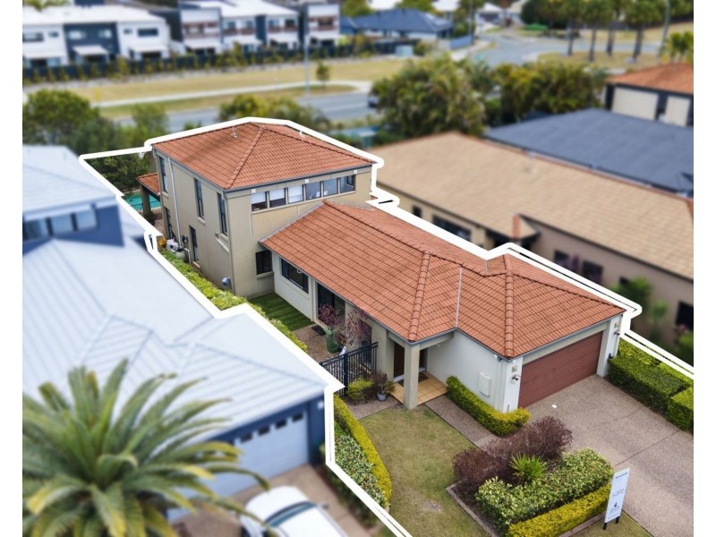534 Oyster Cove Promenade, Helensvale QLD 4212
