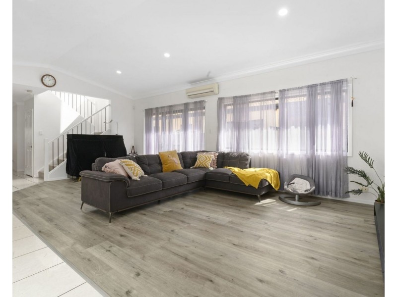 534 Oyster Cove Promenade, Helensvale QLD 4212