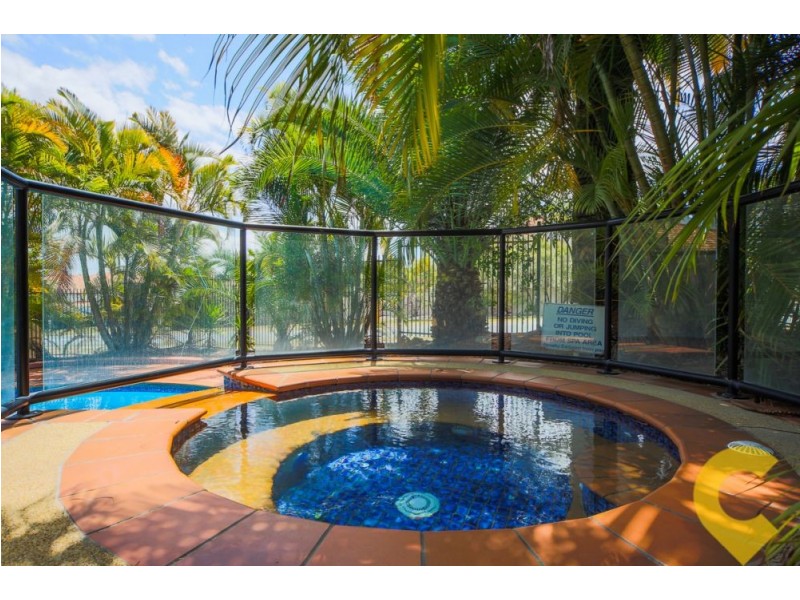 19 Amsonia Court, Arundel QLD 4214