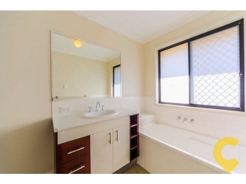 27 Shawnee Cres, Pimpama QLD 4209