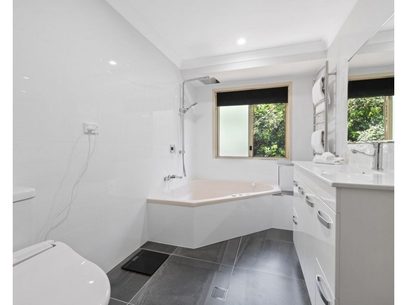 14 Bellona Court, Pacific Pines QLD 4211
