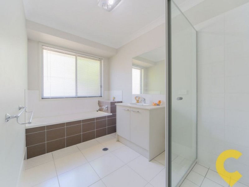 8 Achievement Drive, Ormeau QLD 4208