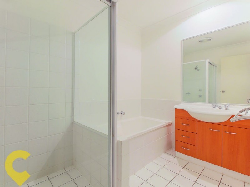 5/24 Amsonia Court, Arundel QLD 4214