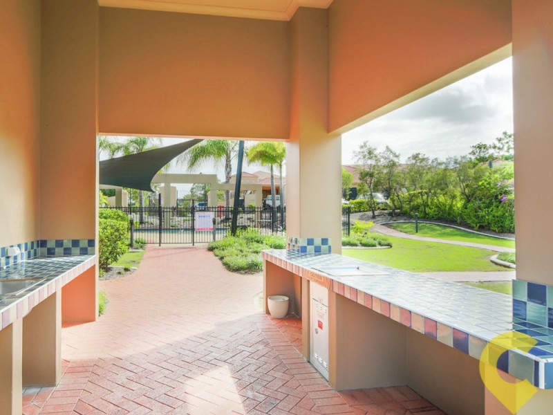 5/24 Amsonia Court, Arundel QLD 4214