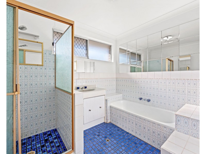 61 Warrener St, Nerang QLD 4211