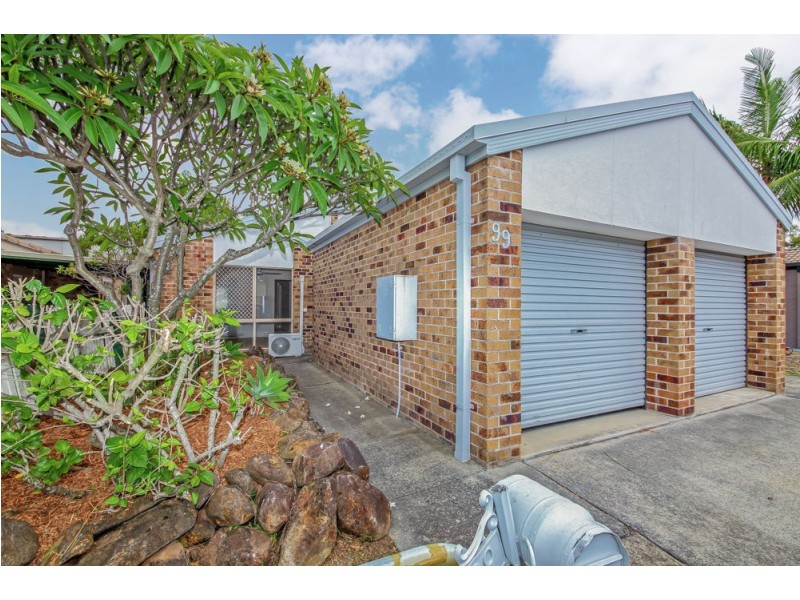 99 River Oak Drive, Helensvale QLD 4212