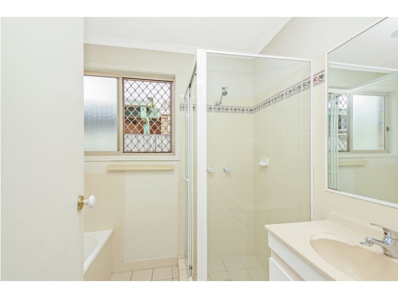 99 River Oak Drive, Helensvale QLD 4212