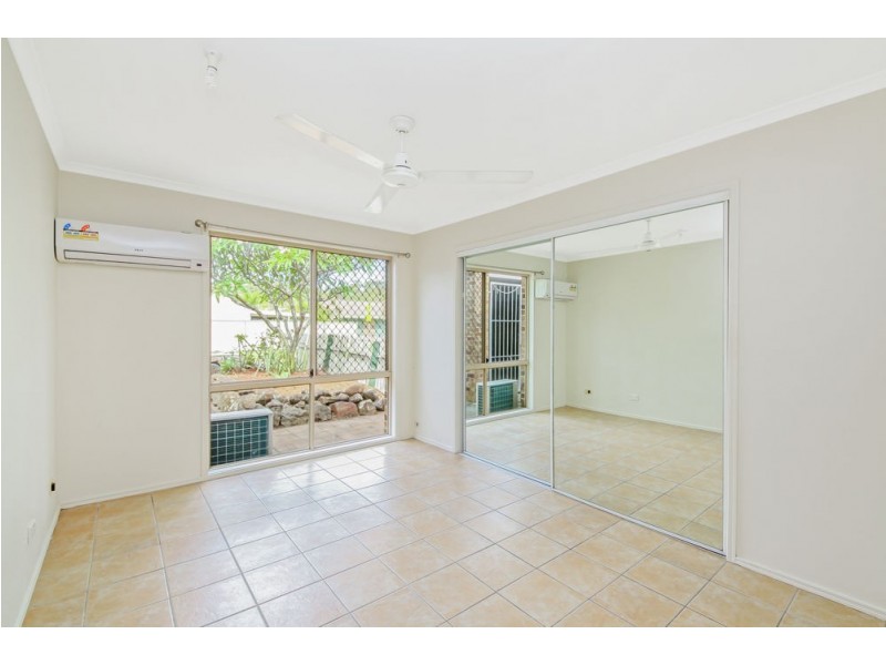 99 River Oak Drive, Helensvale QLD 4212