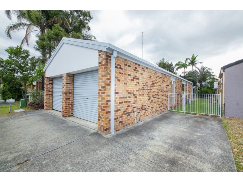 99 River Oak Drive, Helensvale QLD 4212