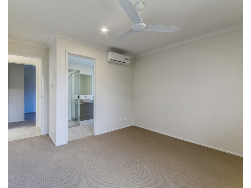 4 Denham Cct, Willow Vale QLD 4209