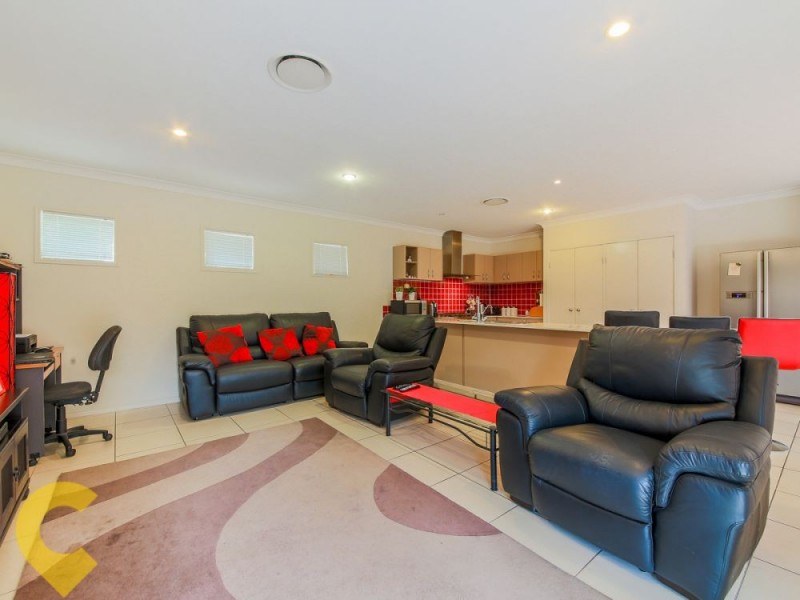 62 Woodlands Boulevard, Waterford QLD 4133