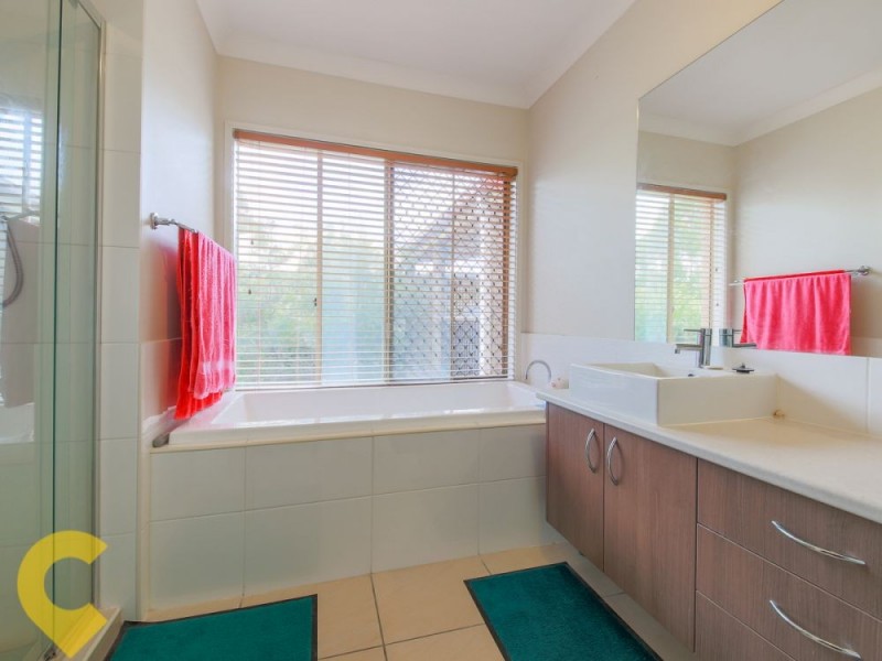 62 Woodlands Boulevard, Waterford QLD 4133