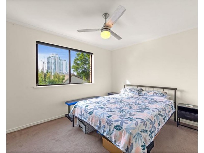 8/25 Imperial Parade, Labrador QLD 4215