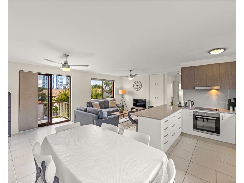 8/25 Imperial Parade, Labrador QLD 4215