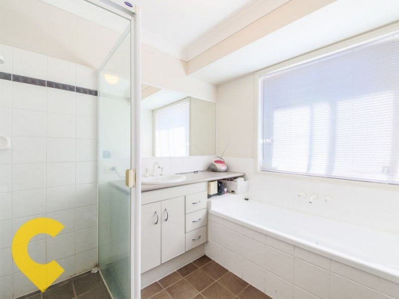 2 Xavier Place, Oxenford QLD 4210