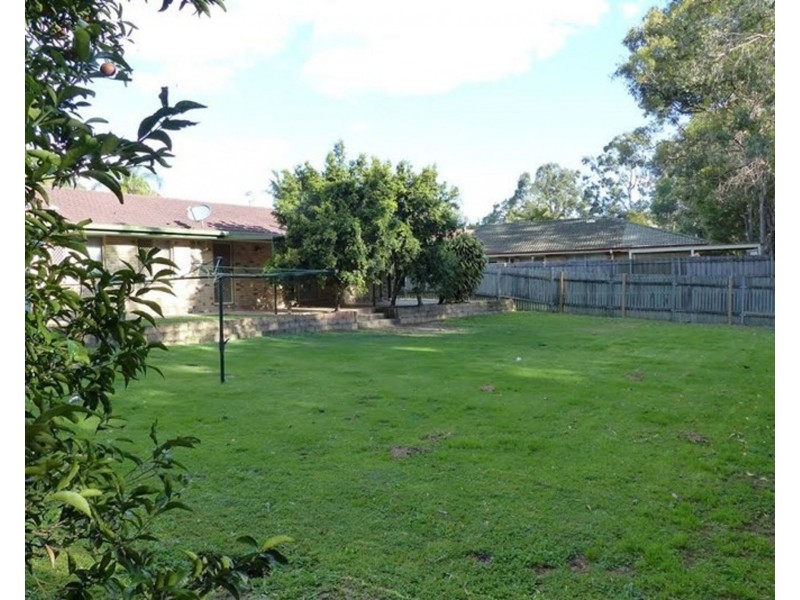 15 Natone Court, Edens Landing QLD 4207