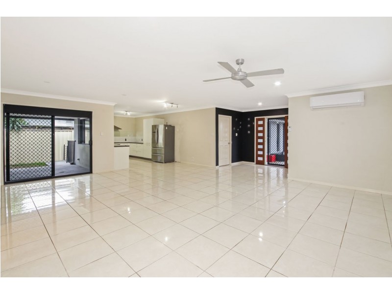 40 Morala Avenue, Runaway Bay QLD 4216