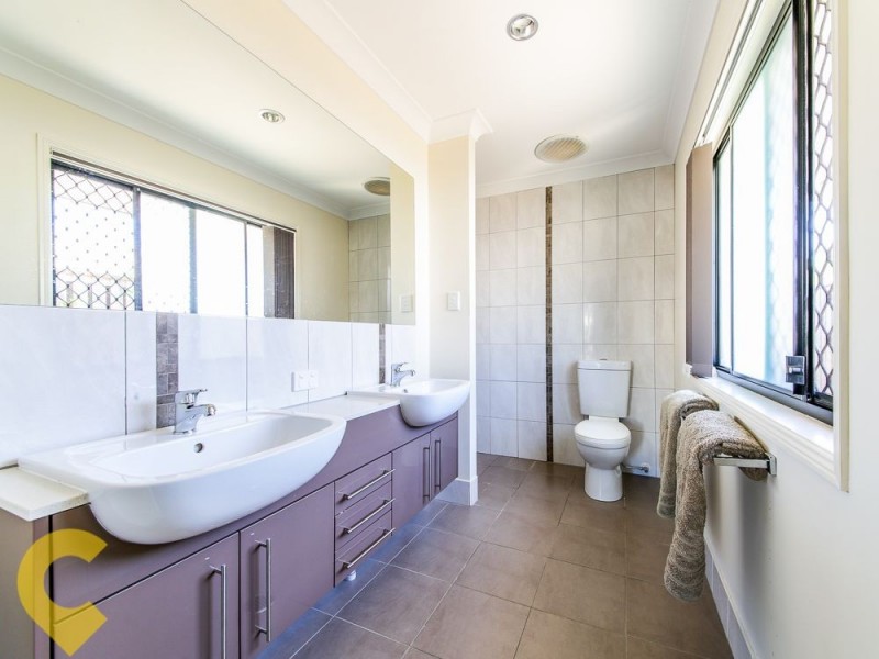 4 Coach Way, Upper Coomera QLD 4209